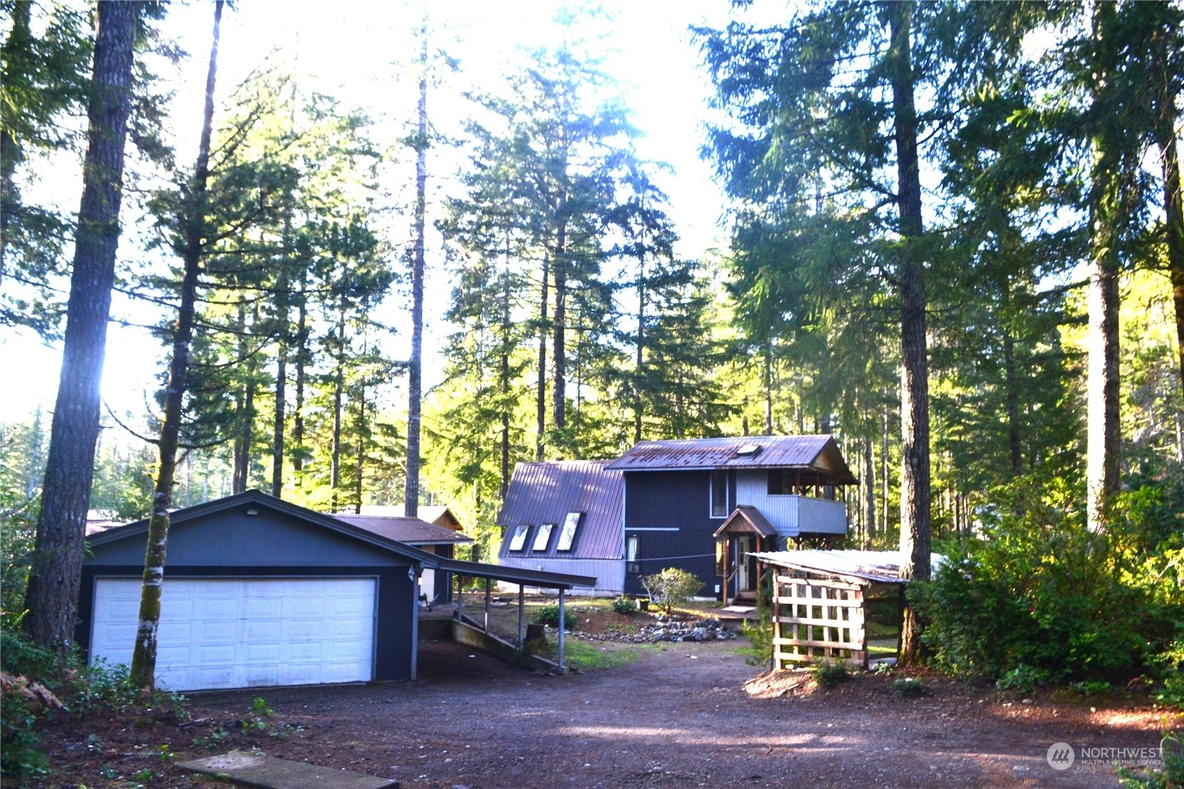 Property Photo:  110 NE Collins Drive E  WA 98588 