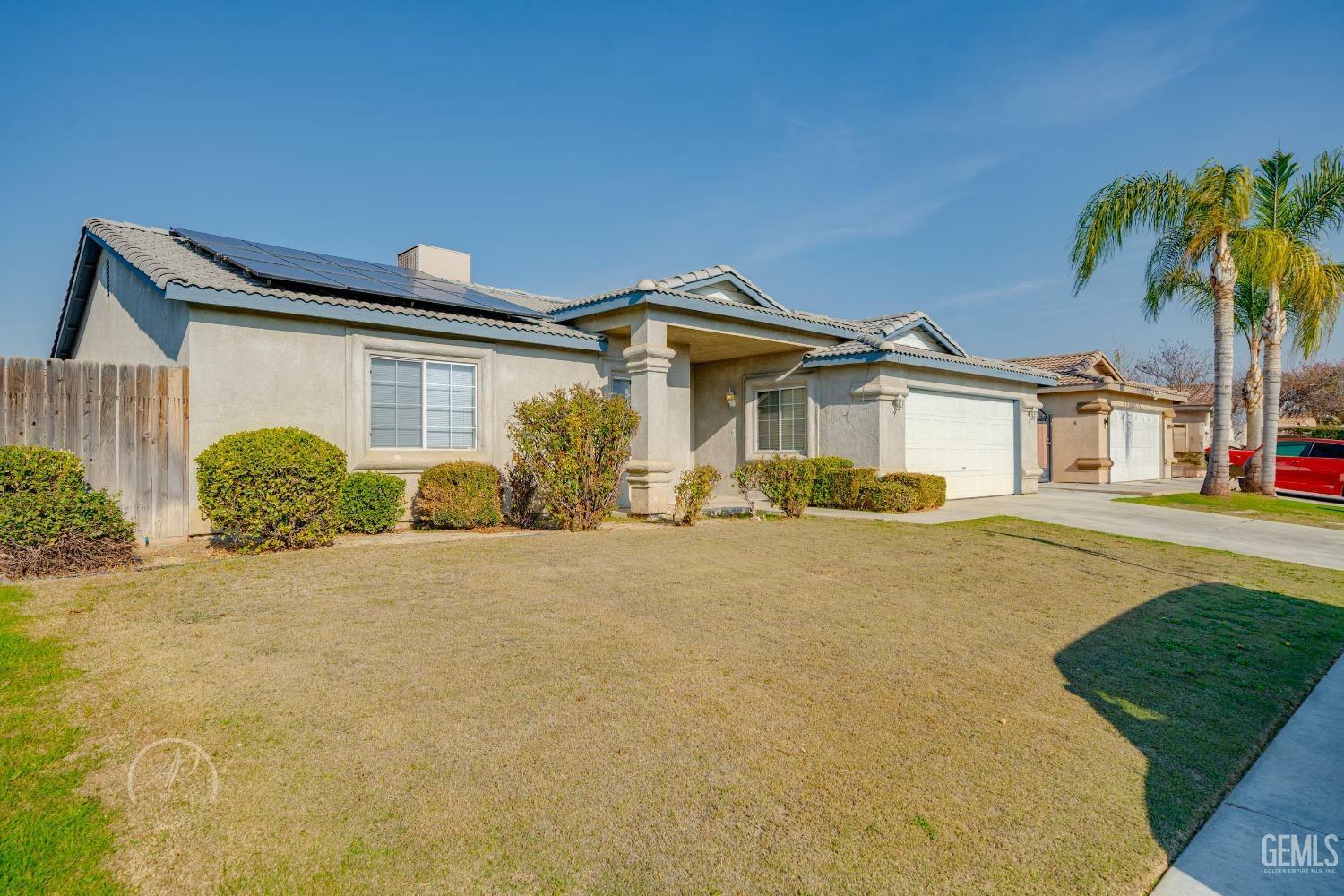 Property Photo:  5210 San Mateo Drive  CA 93307 