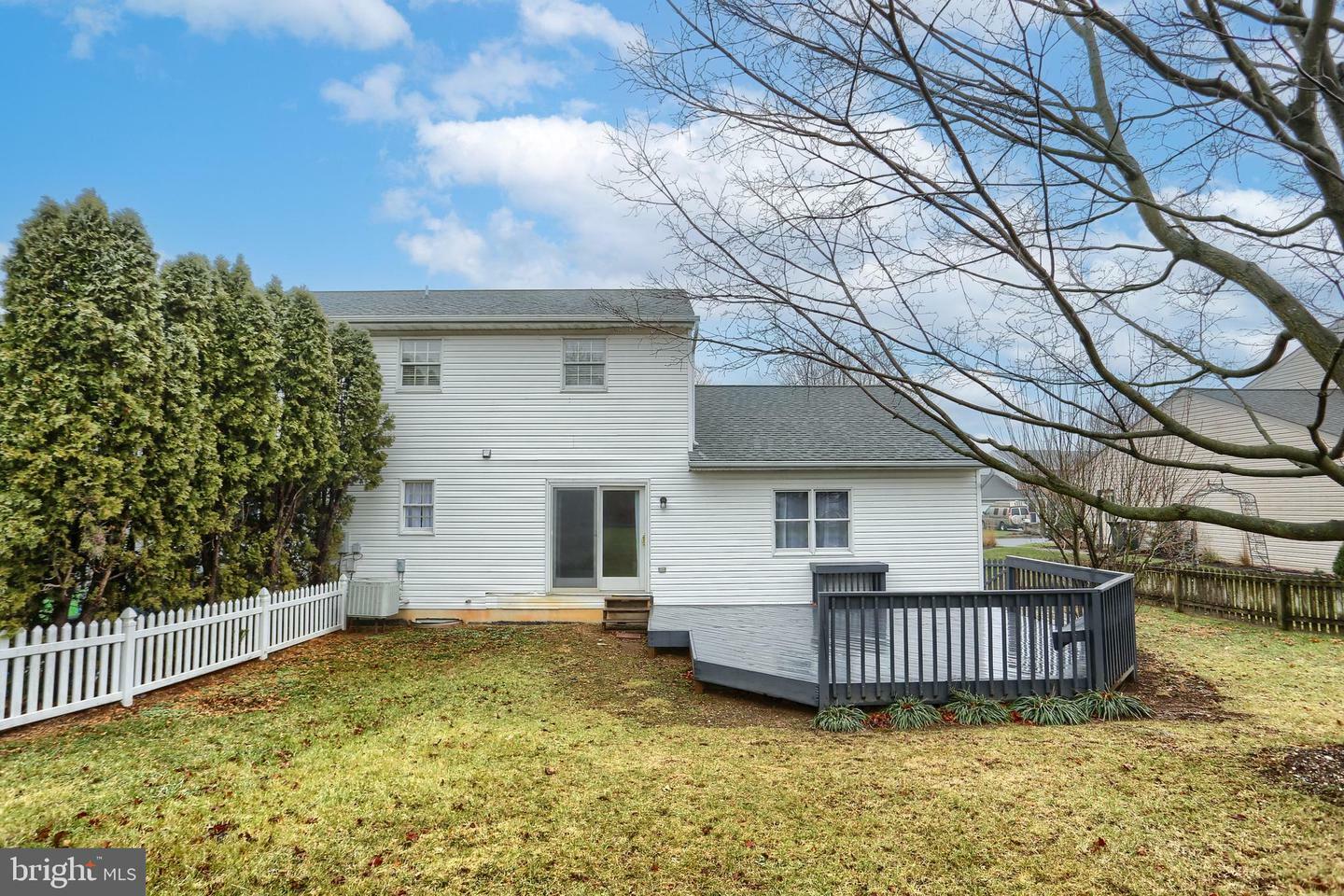 Property Photo:  2 Brian Drive  PA 17543 