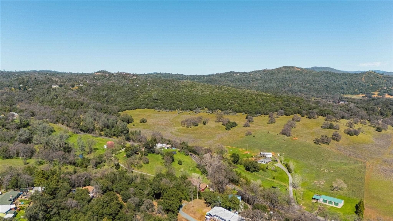 Property Photo:  18701 Rawhide Rd  CA 95327 