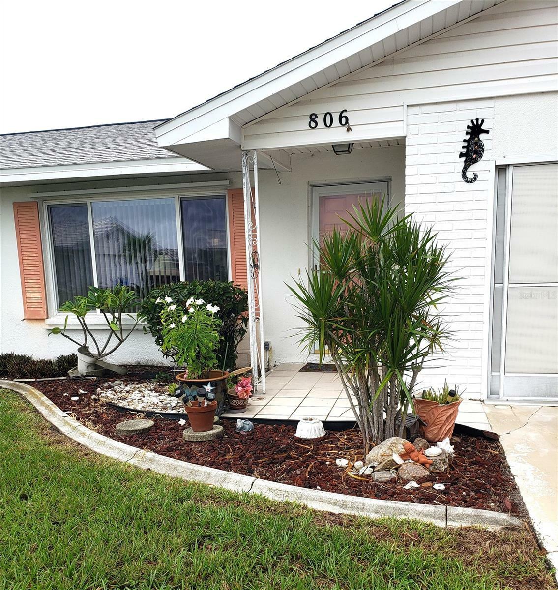 Property Photo: 806 Hickory Lane FL 34208