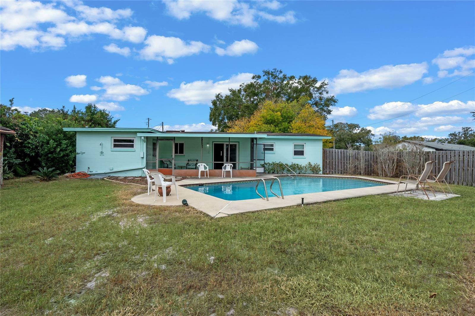 Property Photo:  805 Ridgefield Avenue  FL 34761 