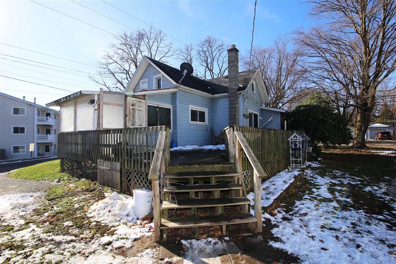 Property Photo:  406 Spring Street  MI 49093 