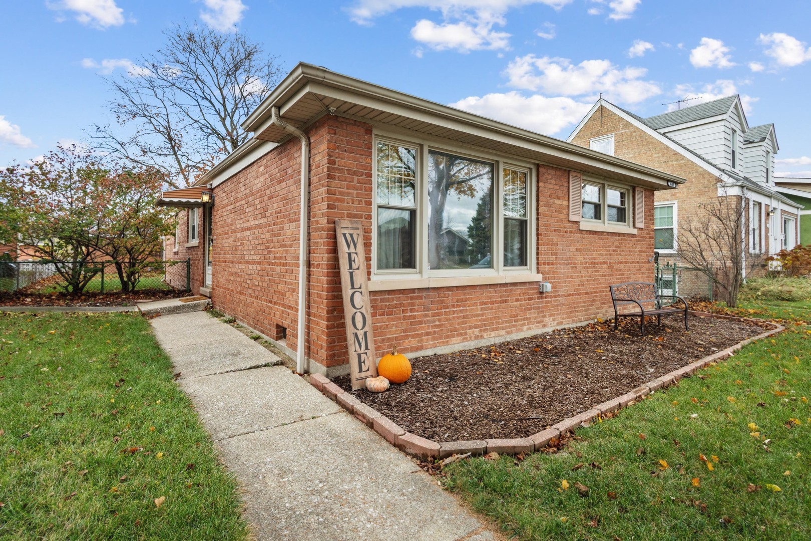 Property Photo:  4542 Deyo Avenue  IL 60513 