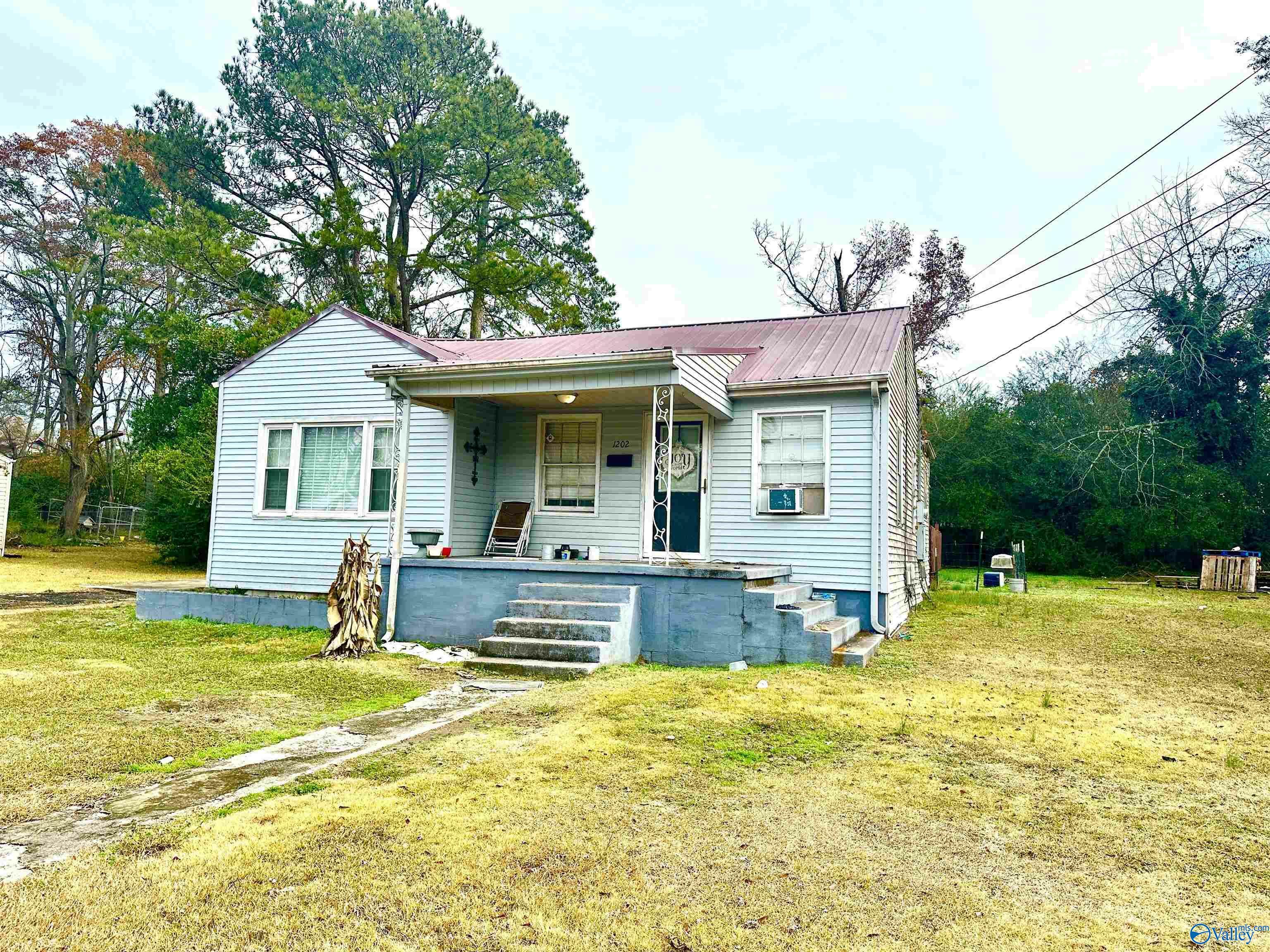 Property Photo:  1202 Vinson Avenue  AL 35903 