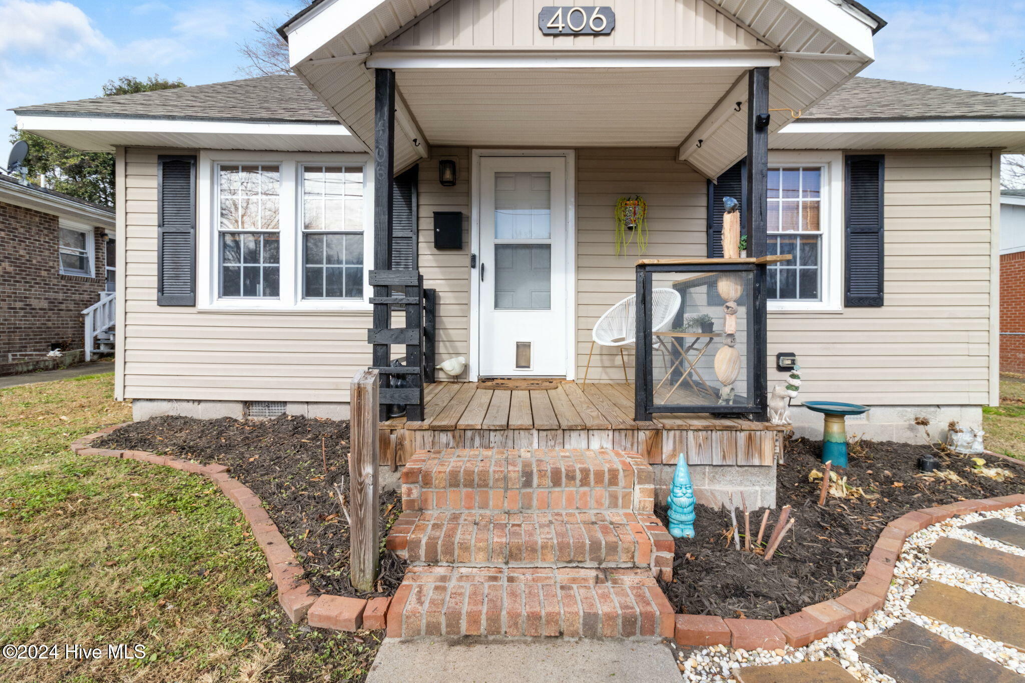 Property Photo:  406 York Street  NC 27909 