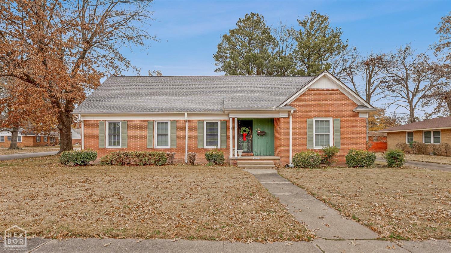 Property Photo:  1620 Willow Street  AR 72315 