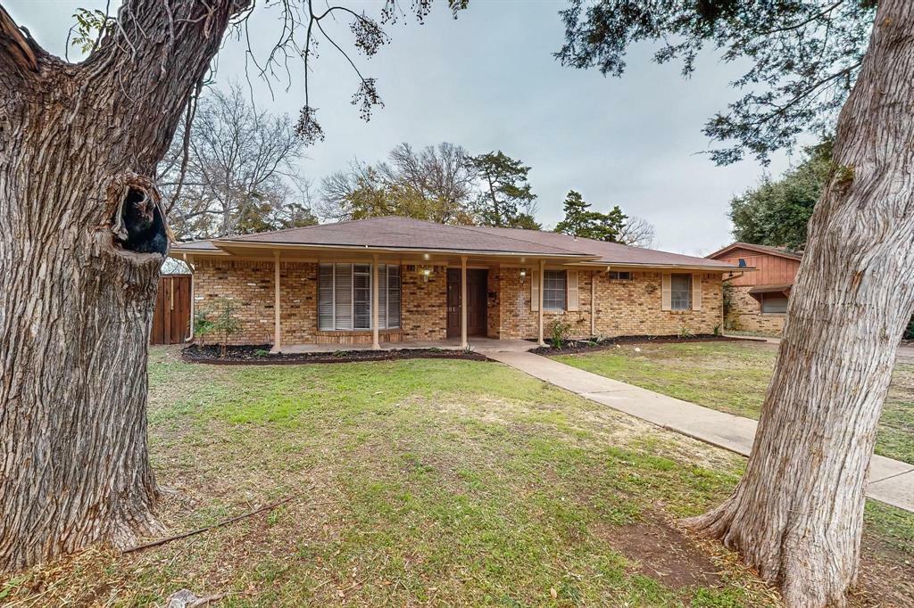 Property Photo:  201 Woodhaven Drive  TX 75115 