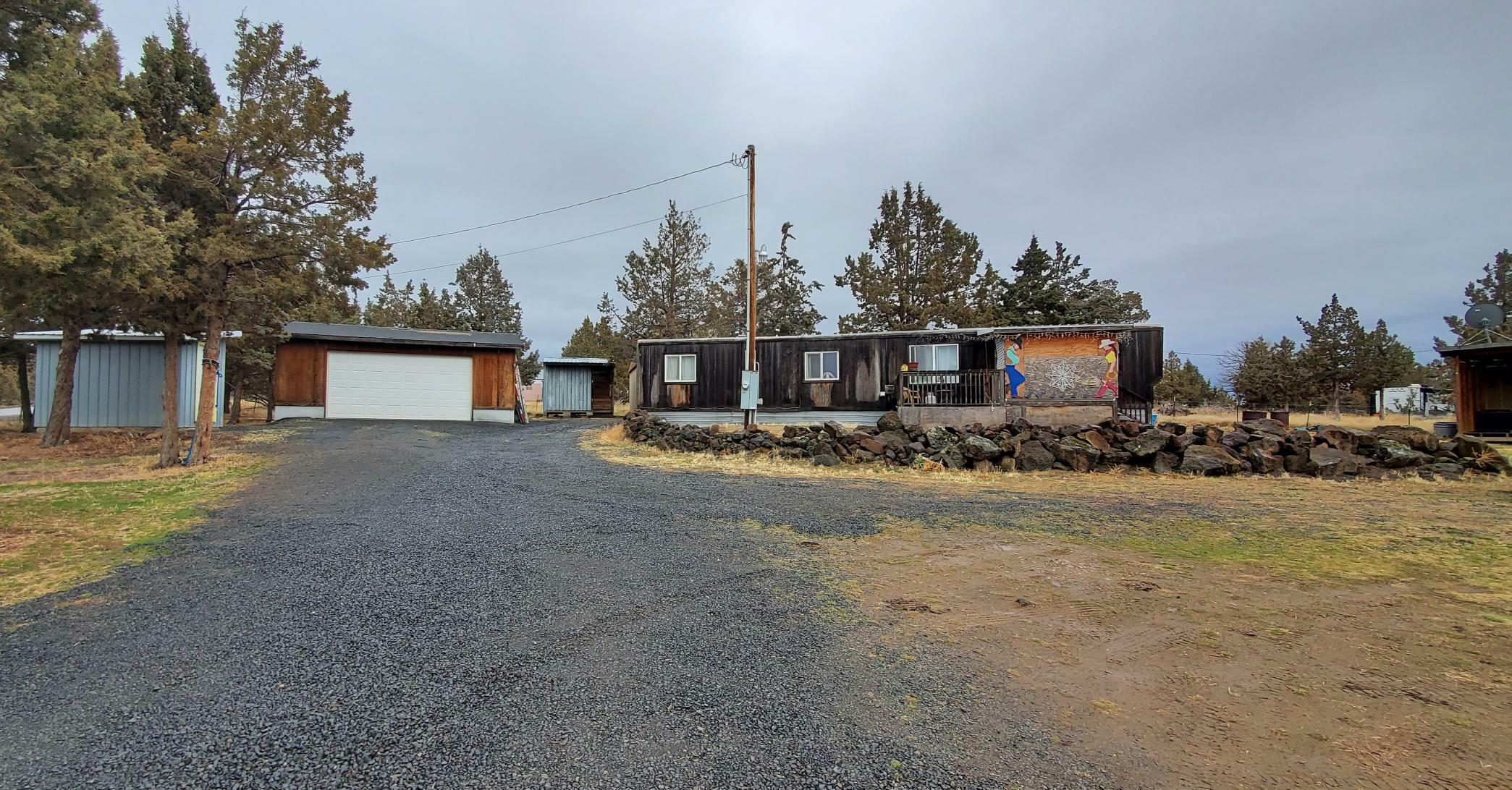 3948 SE Tillamook Loop  Prineville OR 97754 photo