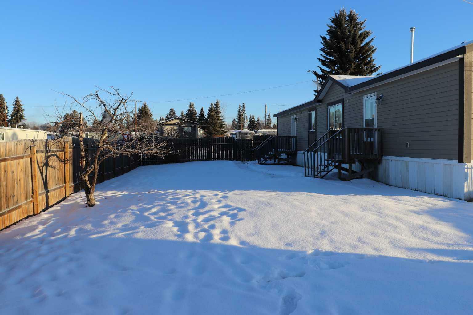 Property Photo:  810 52 Street  AB T7E 1K4 