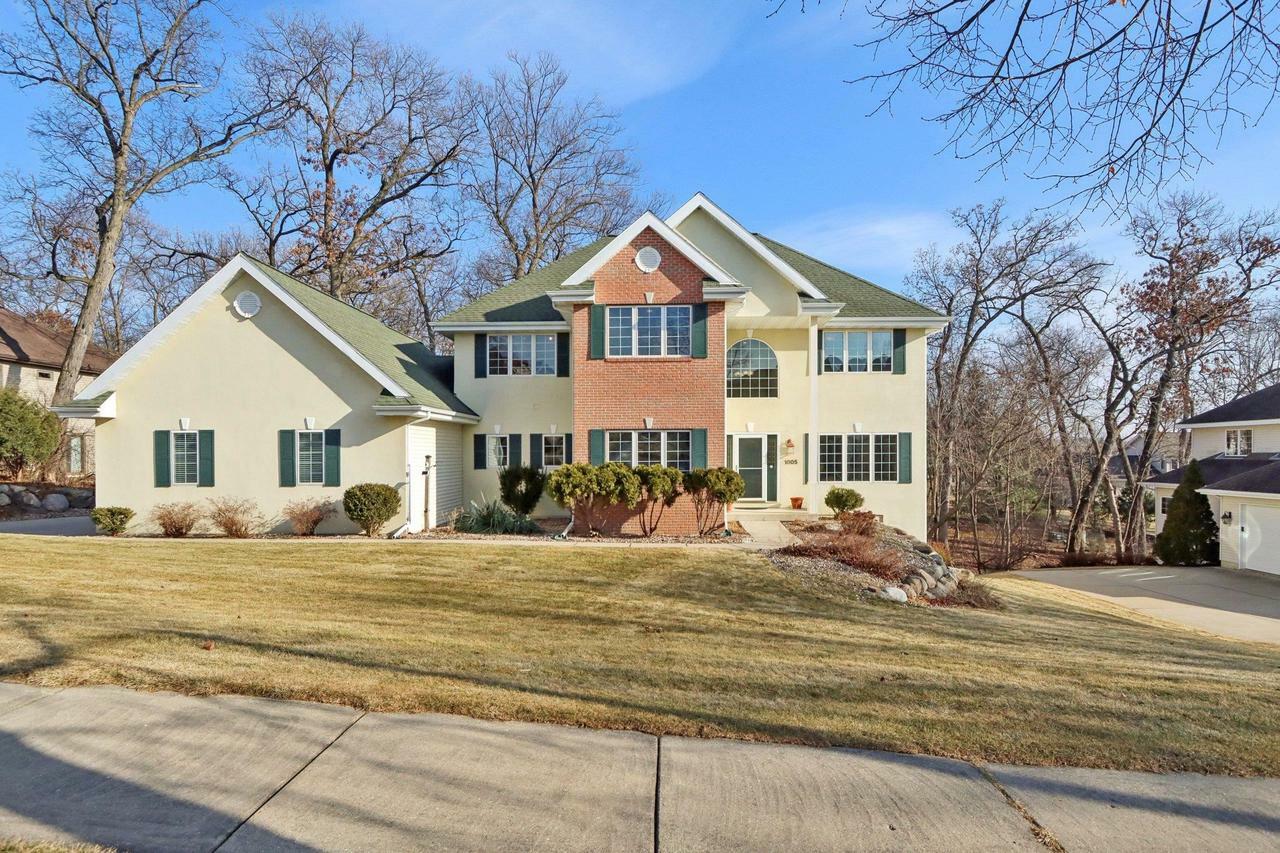 Property Photo:  1805 Maplecrest Drive  WI 53593 