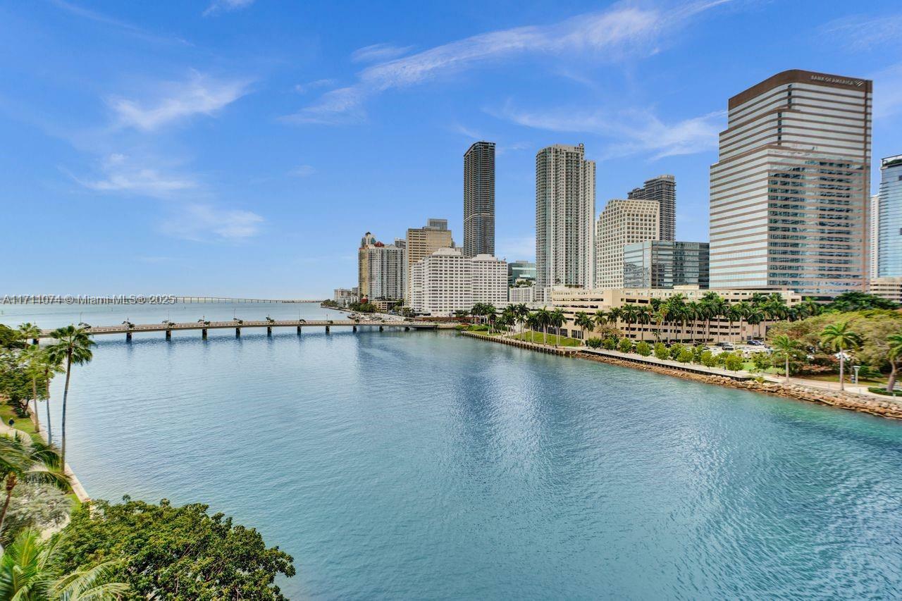 Property Photo:  801 Brickell Key Blvd 601  FL 33131 