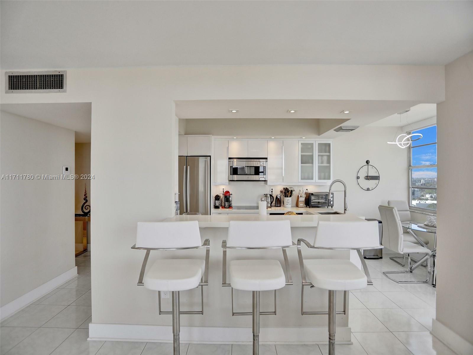 Property Photo:  18011 Biscayne Blvd 1904  FL 33160 