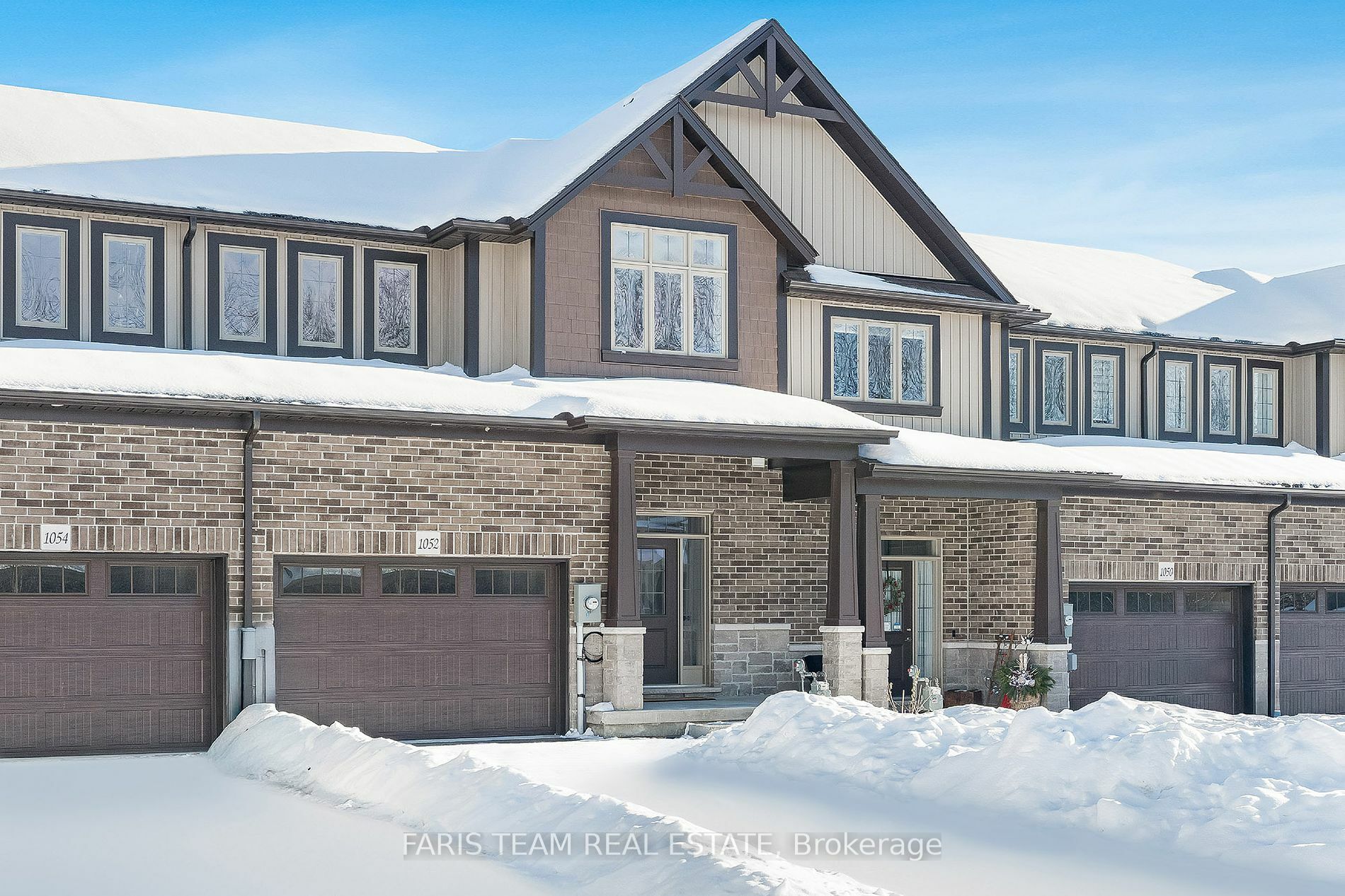 Photo de la propriété:  1052 Wright Dr  ON L4R 0E4 