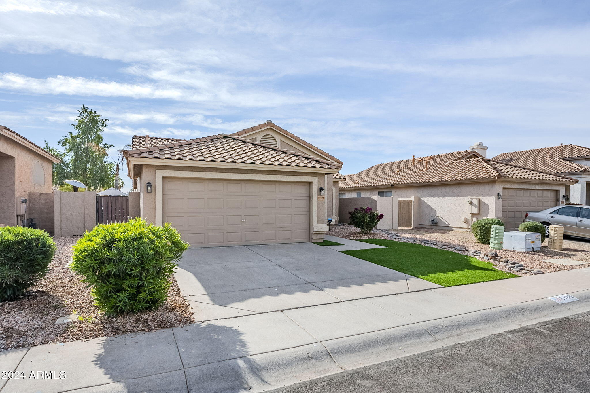 Property Photo: 1109 W Seagull Drive AZ 85286