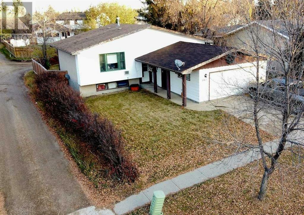 Property Photo:  147 Mount Pleasant Drive  AB T4V 3H8 