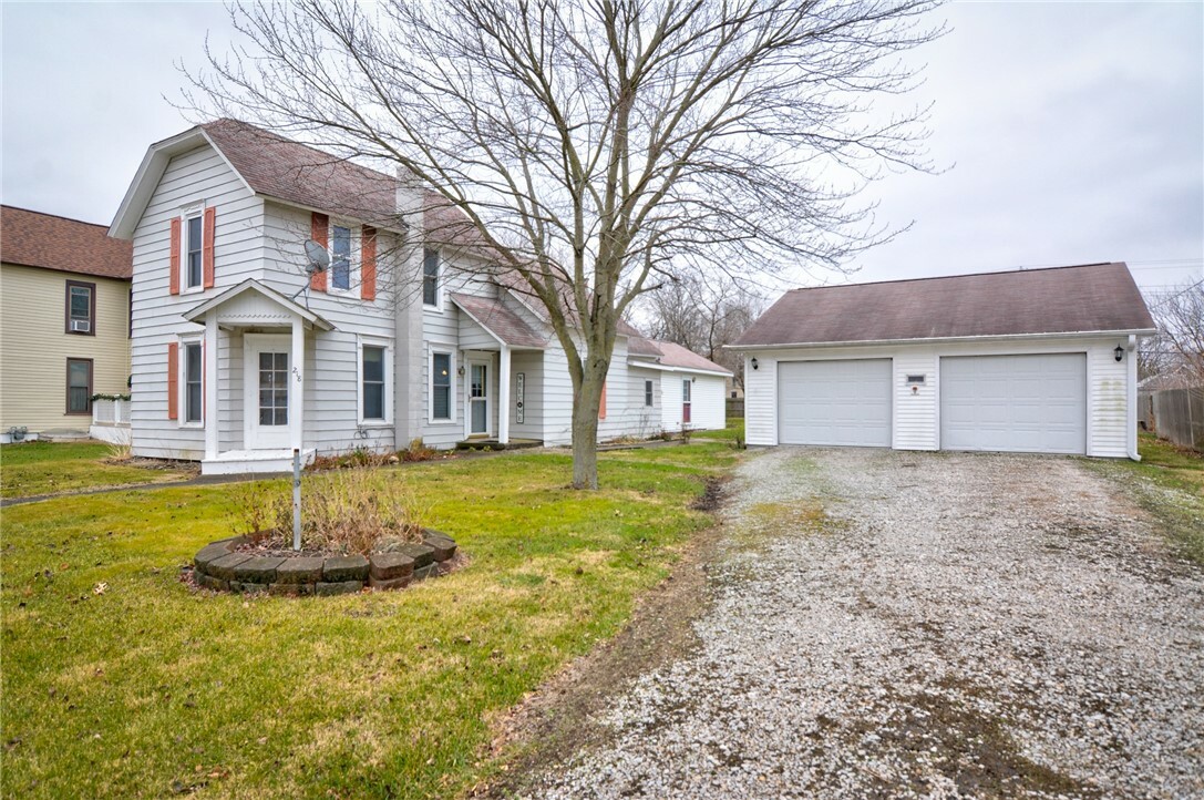 Property Photo:  218 E Seiberling Street  IL 62513 