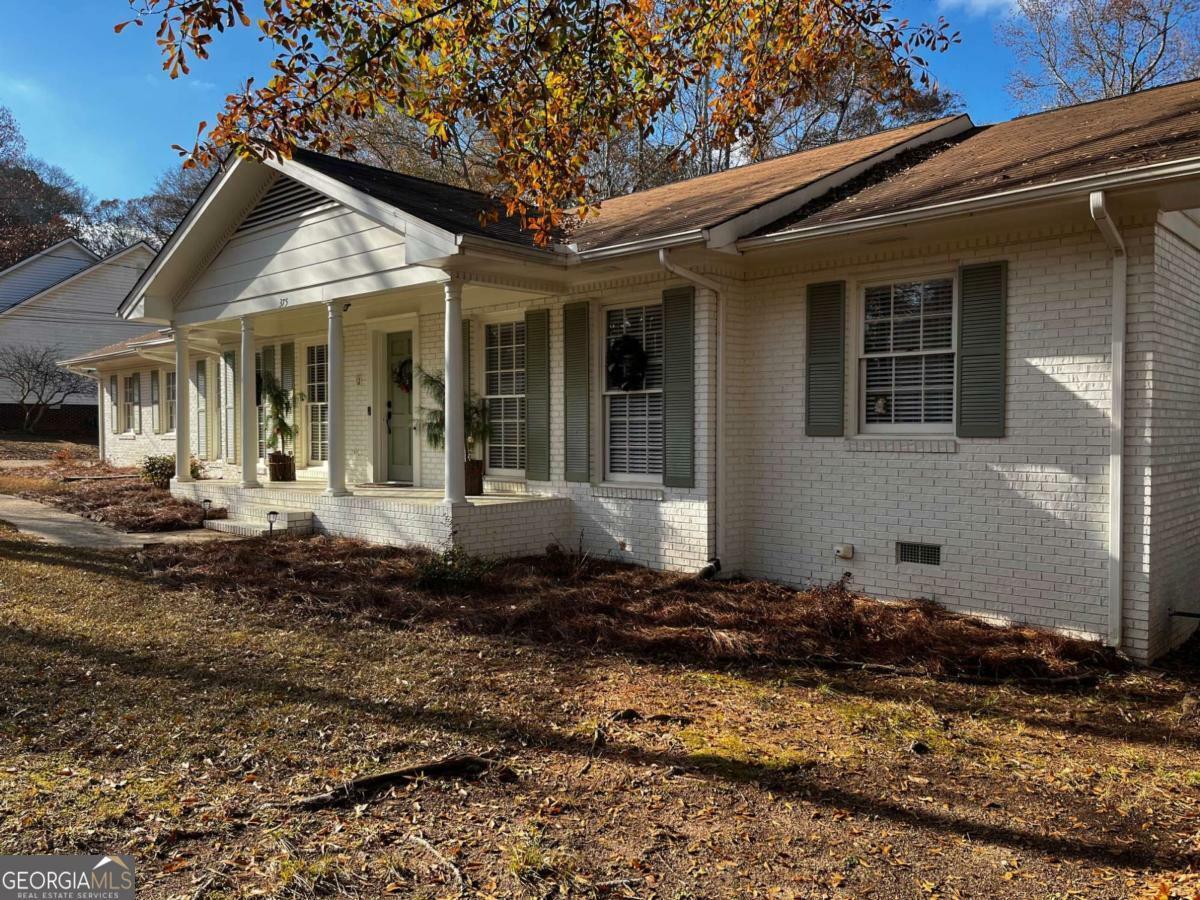 Property Photo:  375 Pinewood Circle  GA 30606 