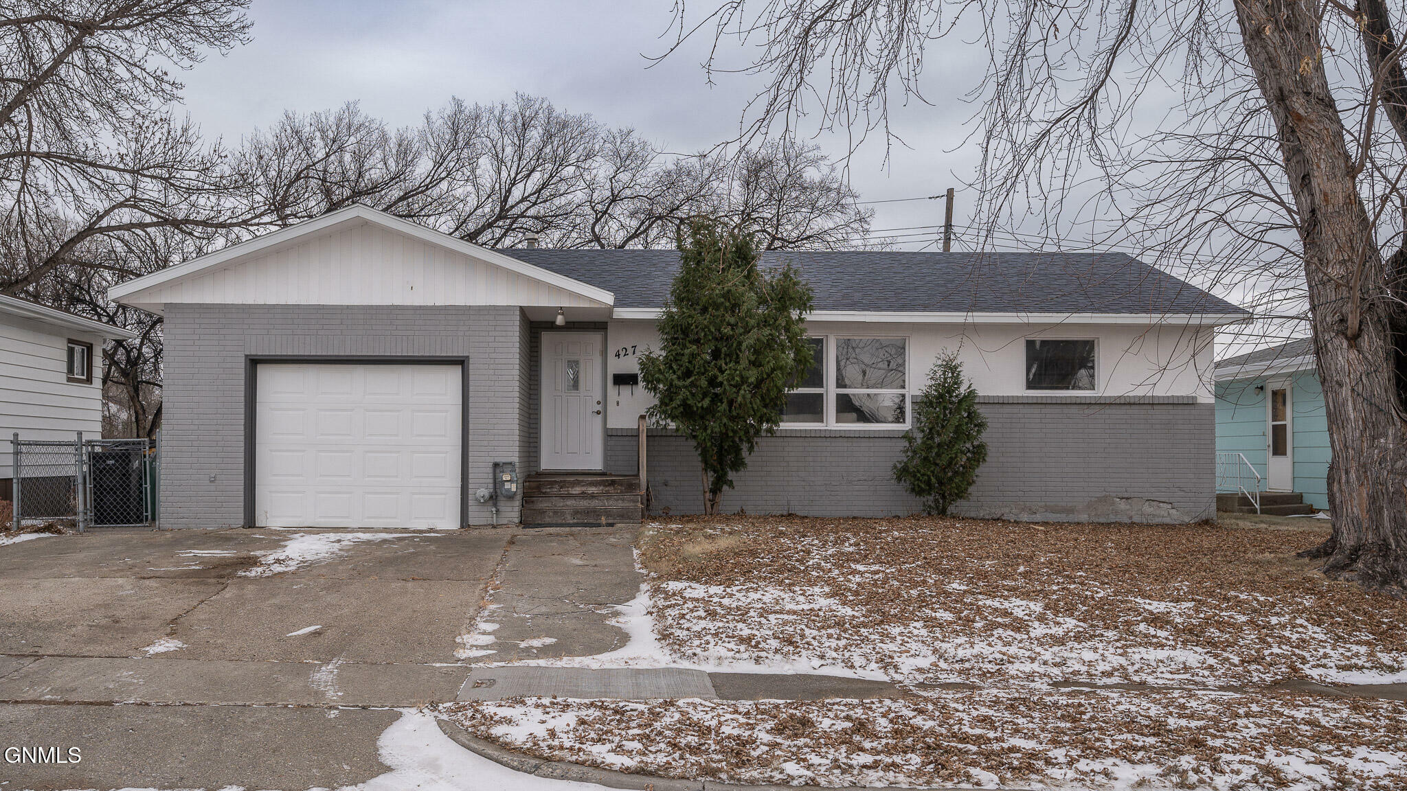 Property Photo:  427 S 17th Street  ND 58504 