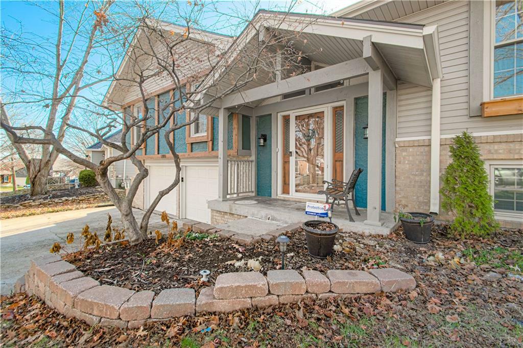 Property Photo:  1205 NE 82nd Street  MO 64118 