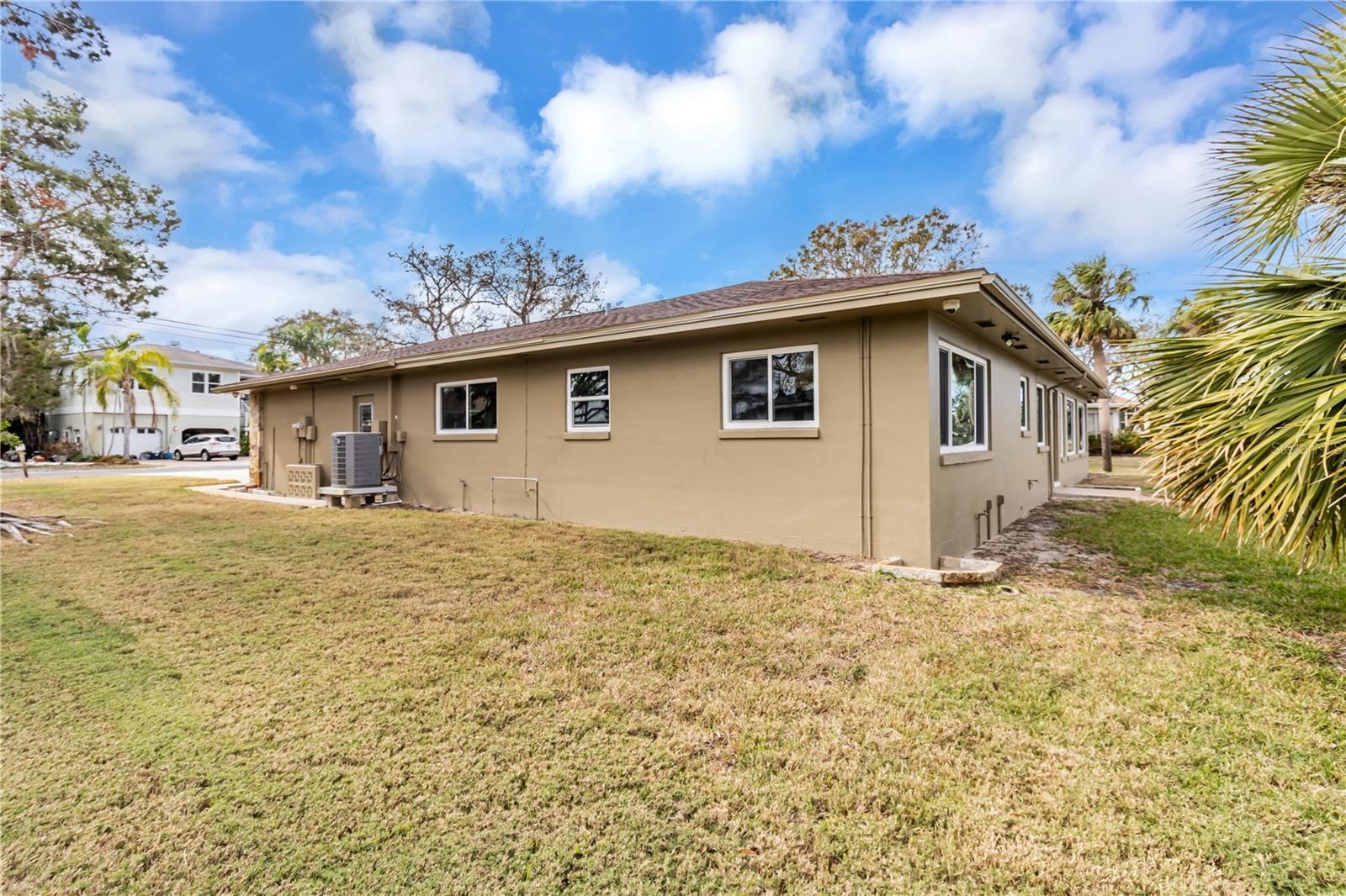 Property Photo: 945 Bayshore Drive FL 34689