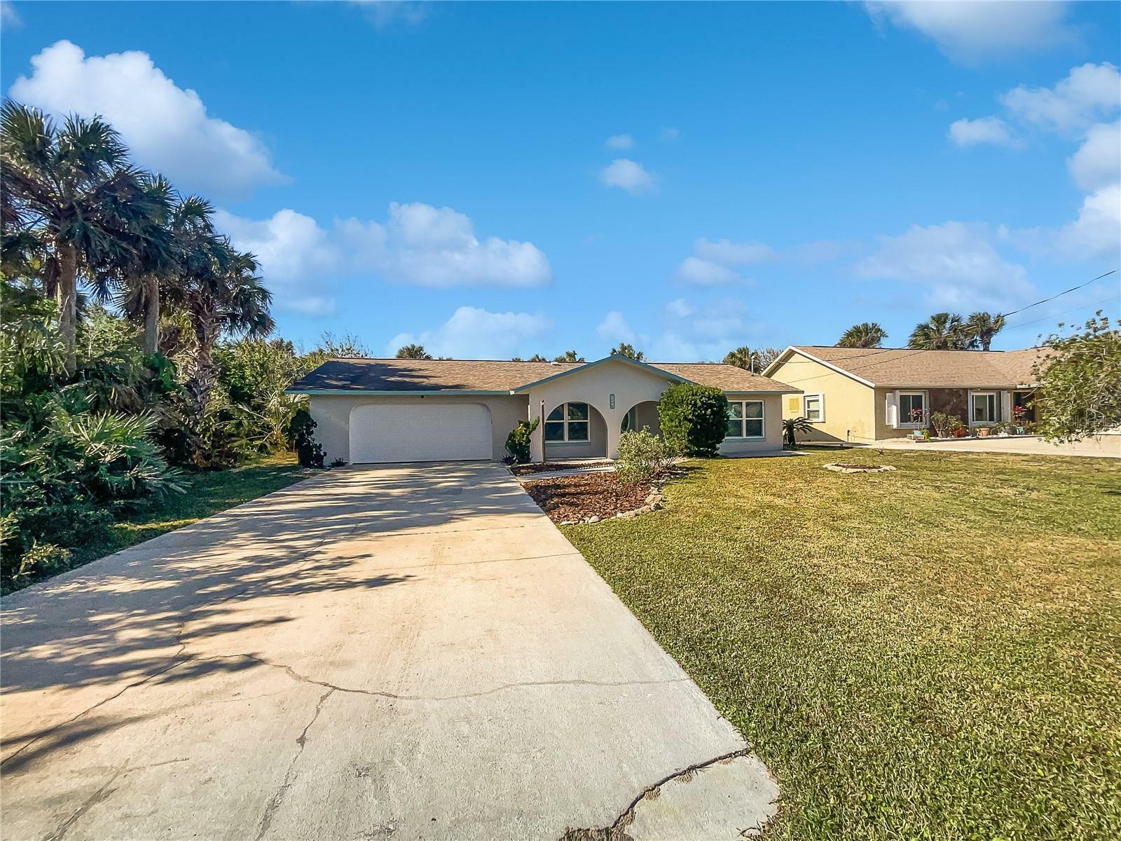 Property Photo:  2448 S Daytona Avenue  FL 32136 