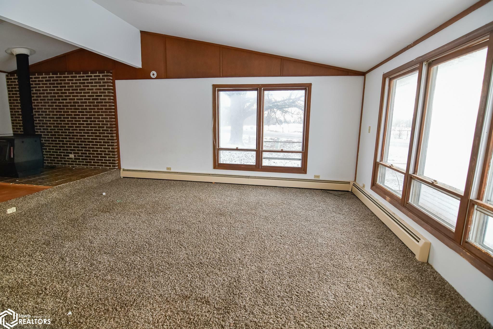 Property Photo:  1101 S 12th Street  IA 50158 