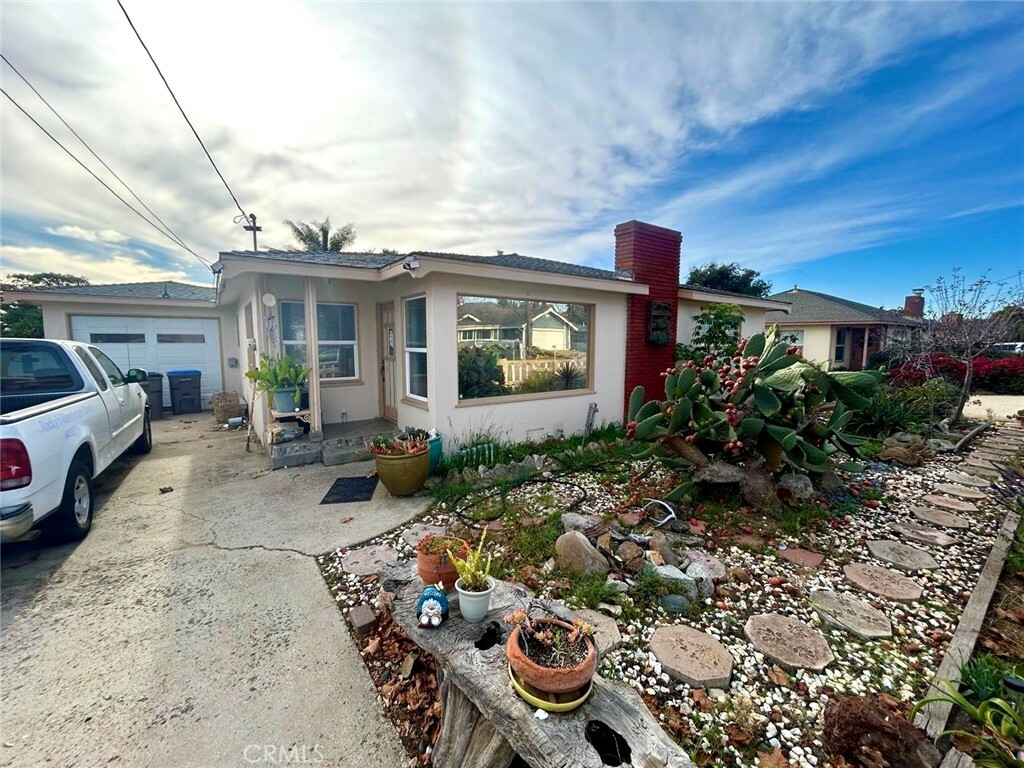 Property Photo:  1049 Sunset Drive  CA 93420 