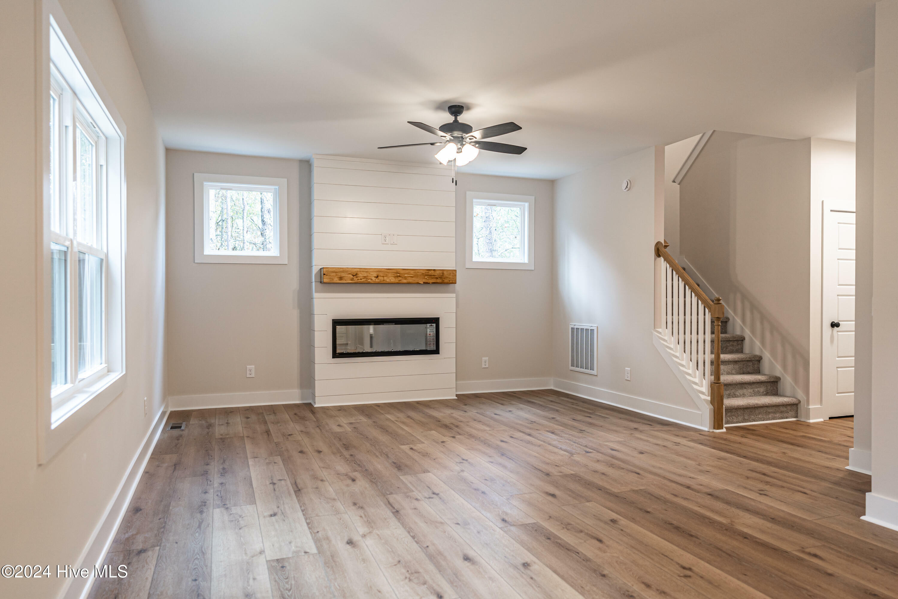 Property Photo: 1725 Longleaf Drive E NC 28374