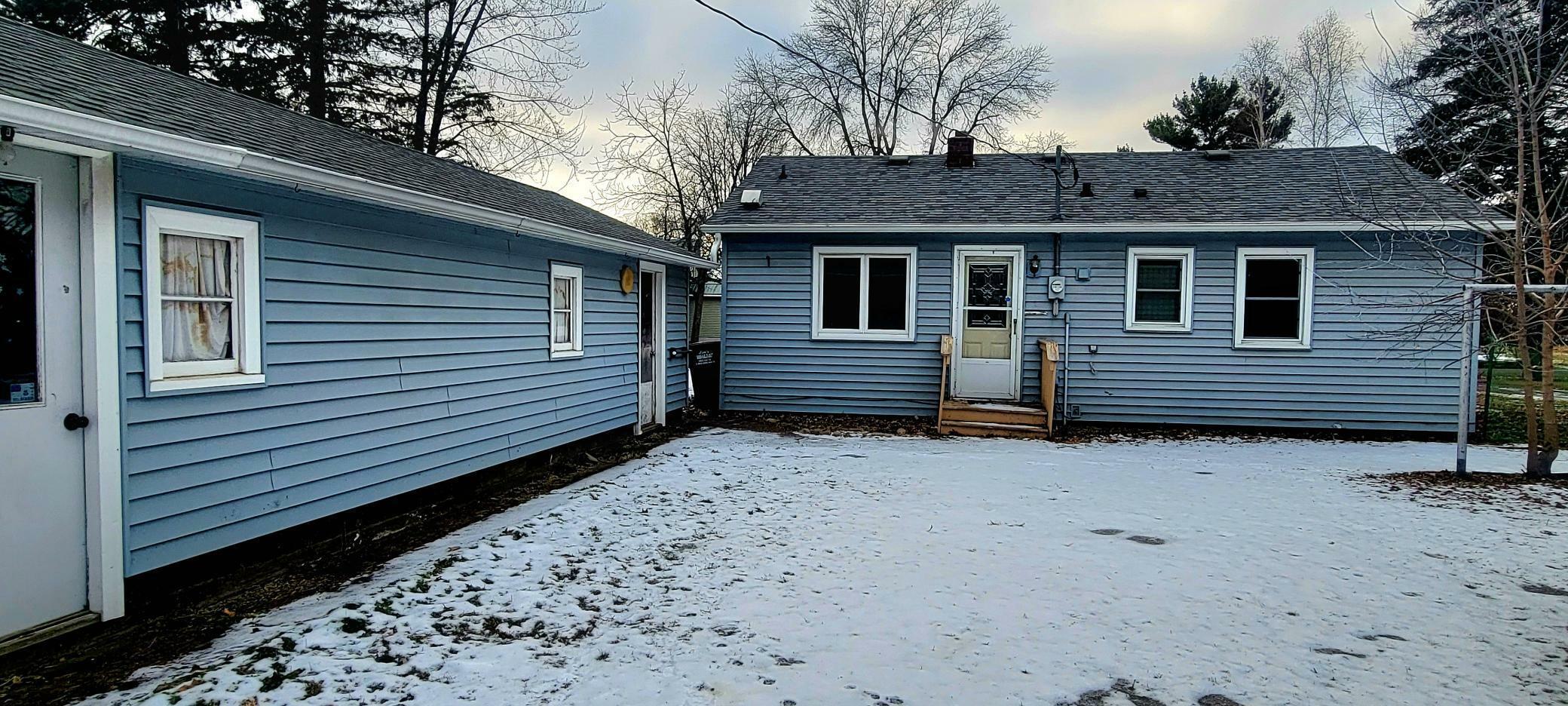 Property Photo:  320 Oak Street S  MN 56359 