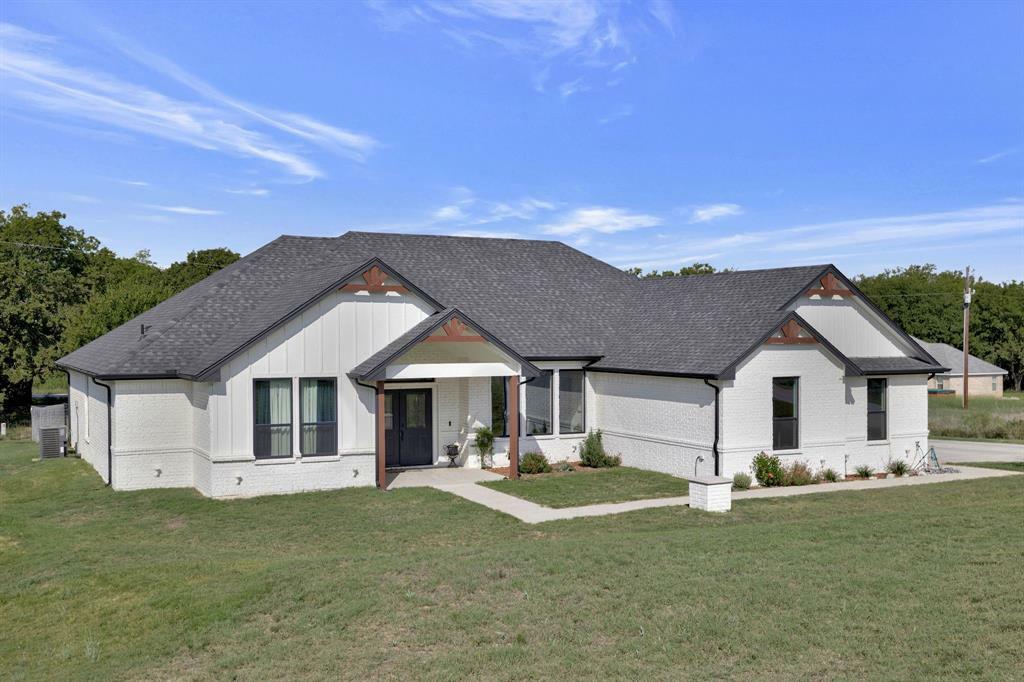 Property Photo:  5564 Sheilagh Place  TX 76126 