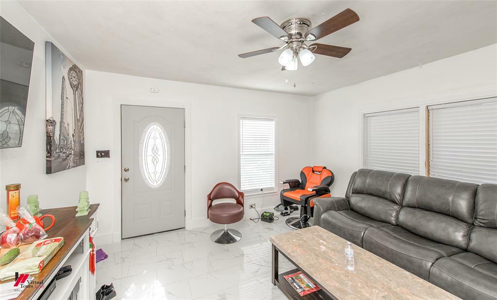 Property Photo:  617 Yarborough Street  LA 71111 