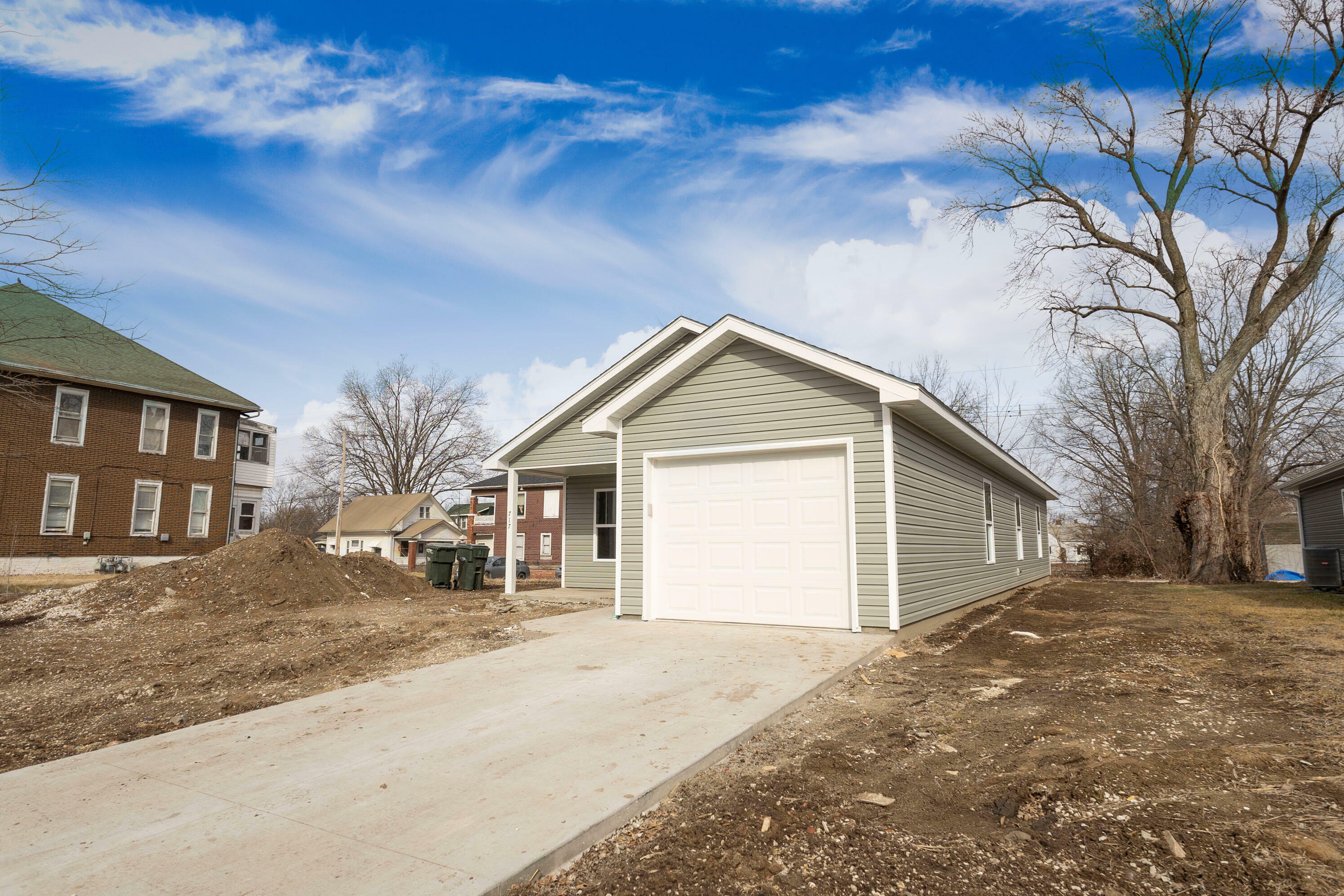 Property Photo:  717 W Coates St.  MO 65270 