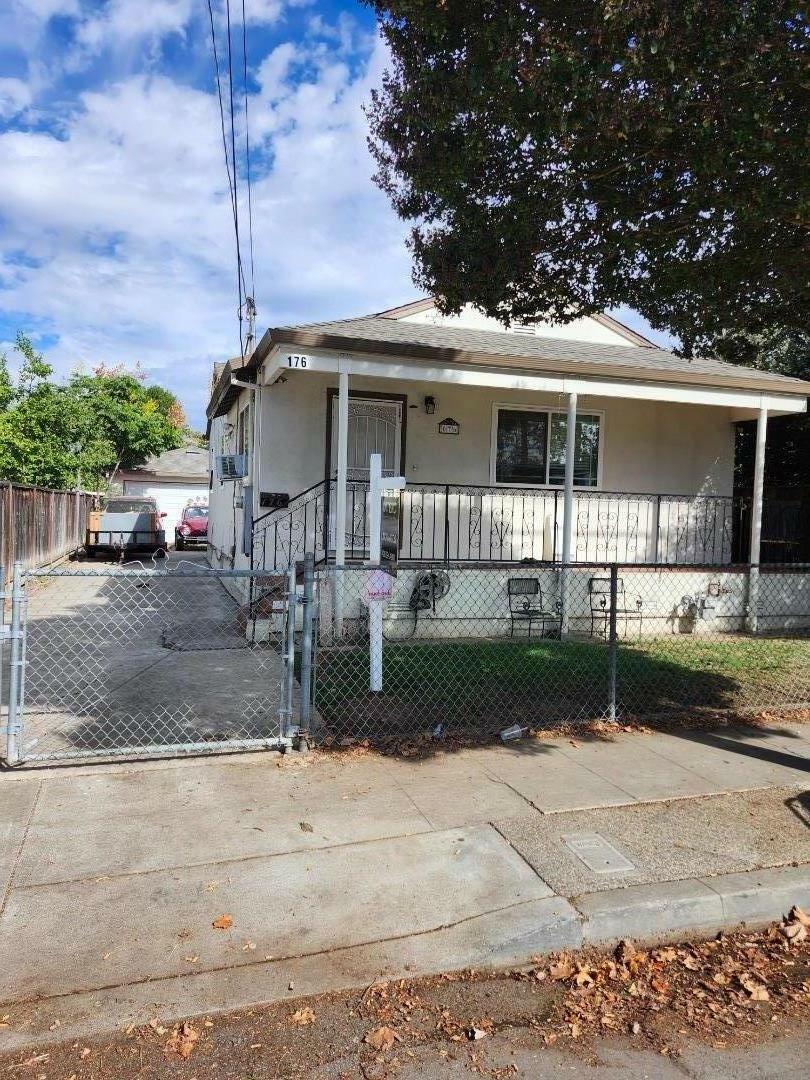 Property Photo:  176 North 24th Street  CA 95116 