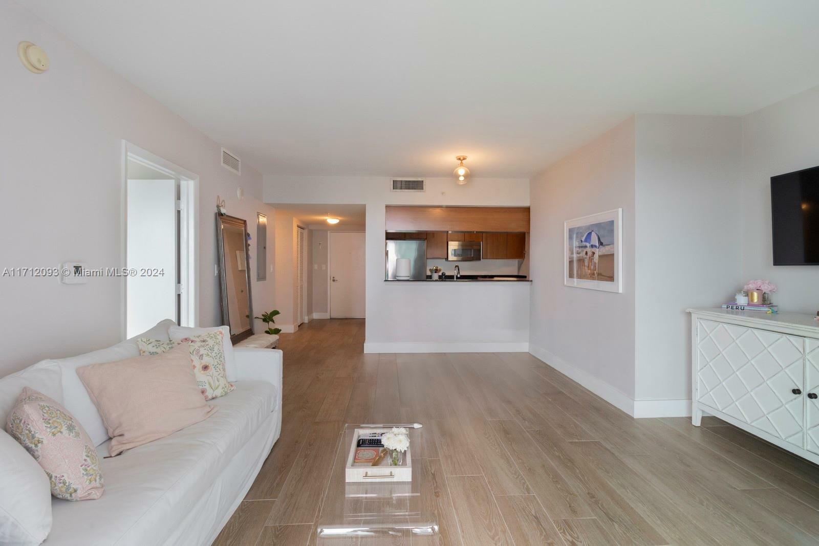 Property Photo:  1800 N Bayshore Dr 2002  FL 33132 