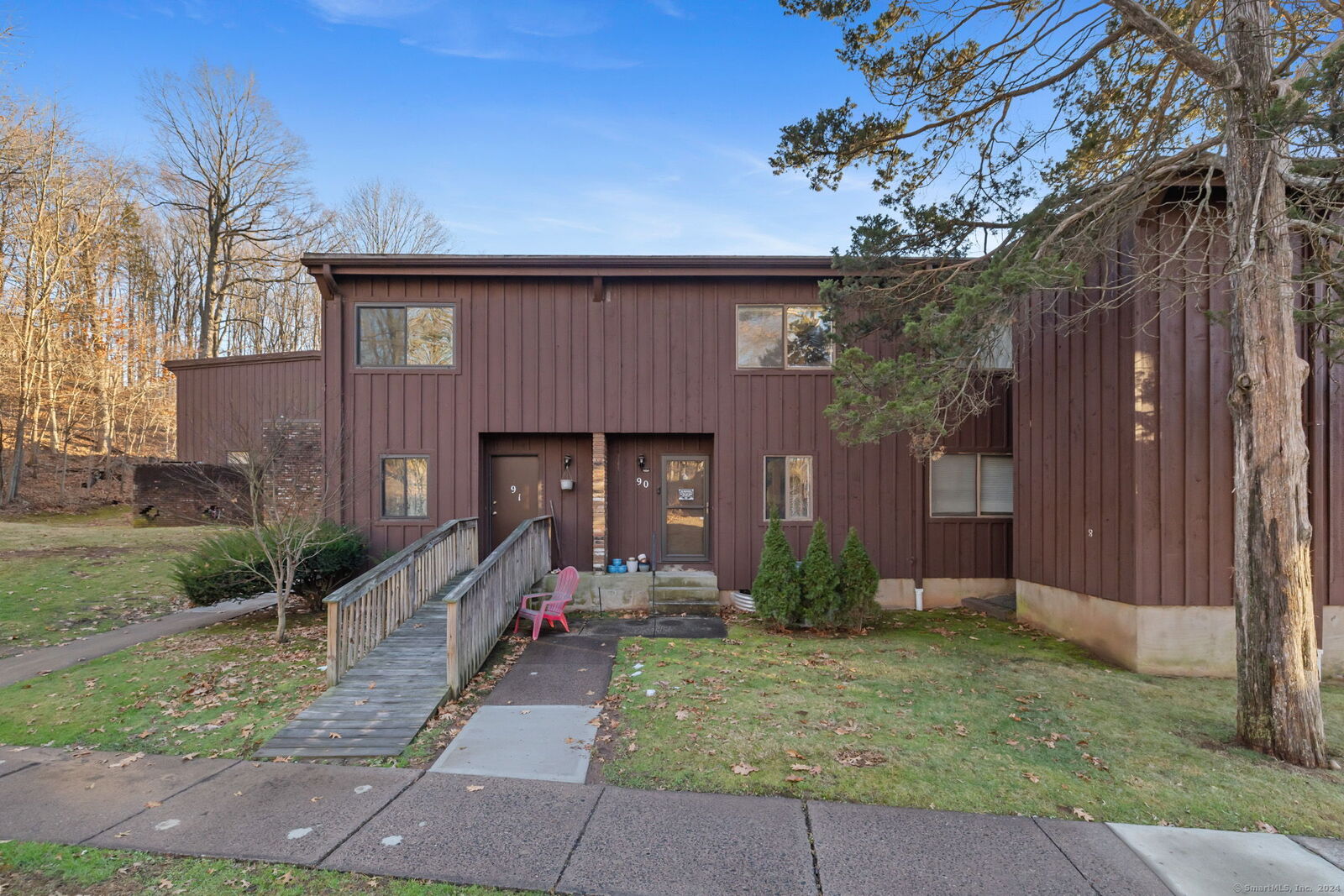 Property Photo:  90 Webster Court 90  CT 06114 