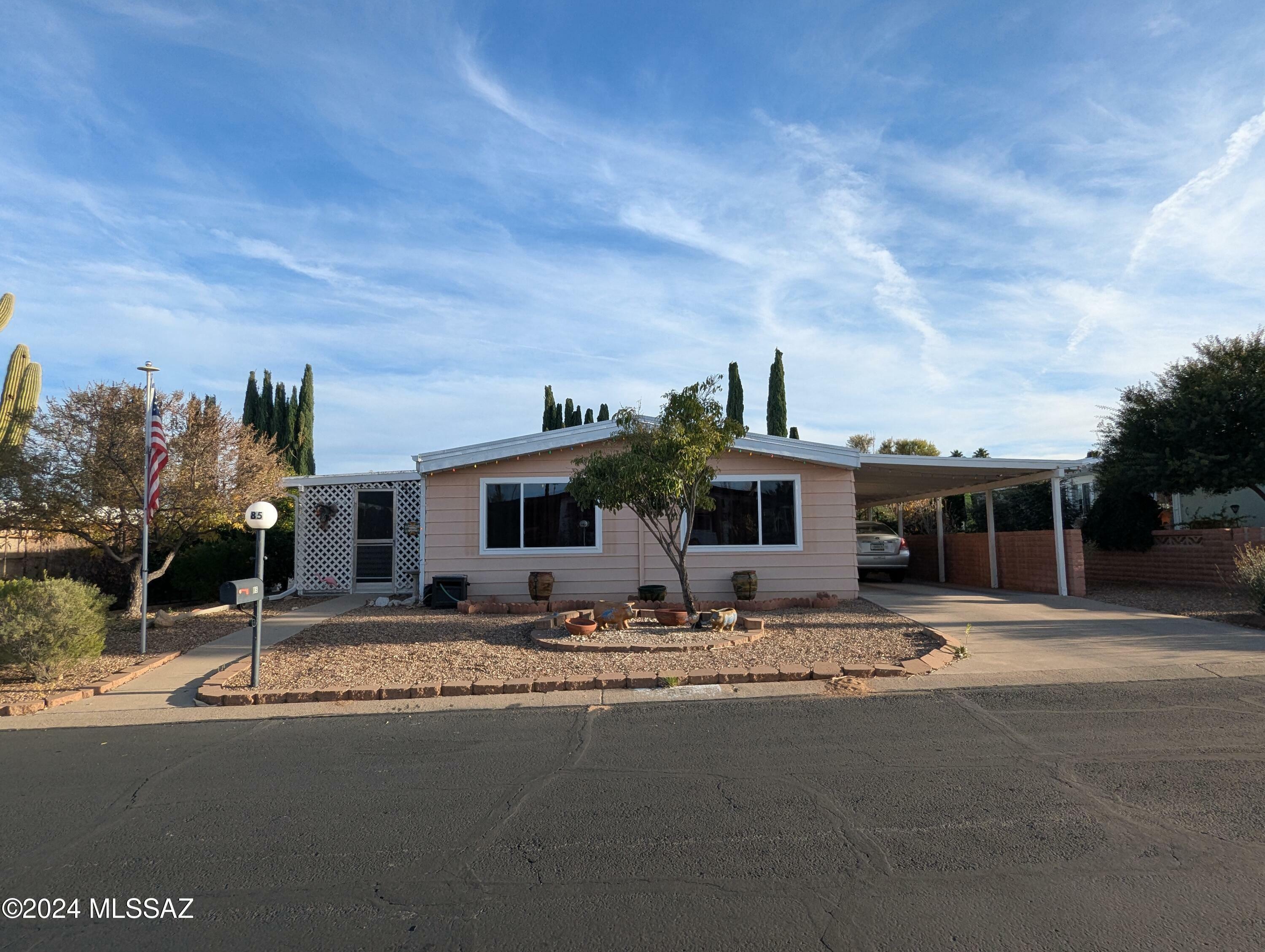 Property Photo:  85 W Aliso Drive  AZ 85614 