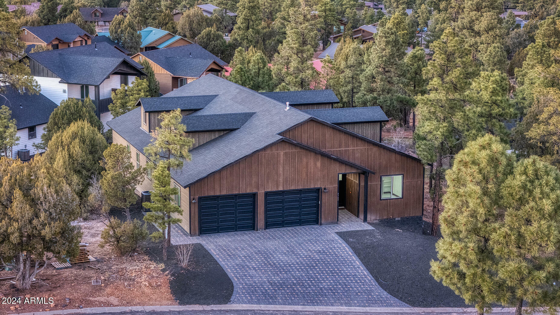 Property Photo: 4705 W Mountain Hollow Loop AZ 85901