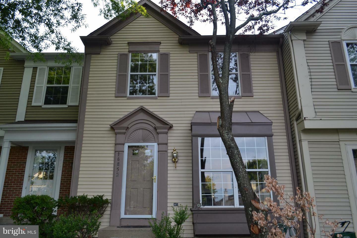 Property Photo: 16852 Miranda Lane VA 22191