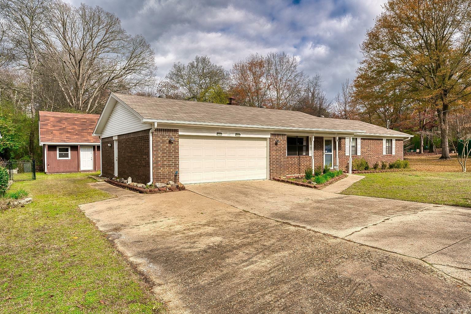 Property Photo:  117 Essex Street  AR 71913 