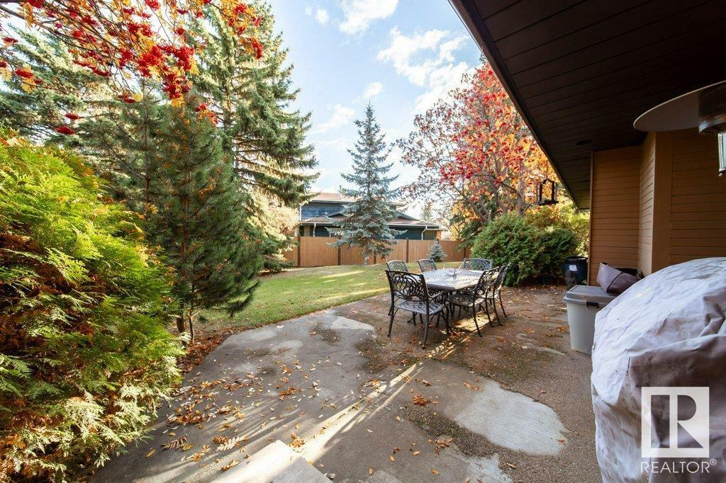 Photo de la propriété:  14812 45 Avenue NW 4  AB T6H 5M5 