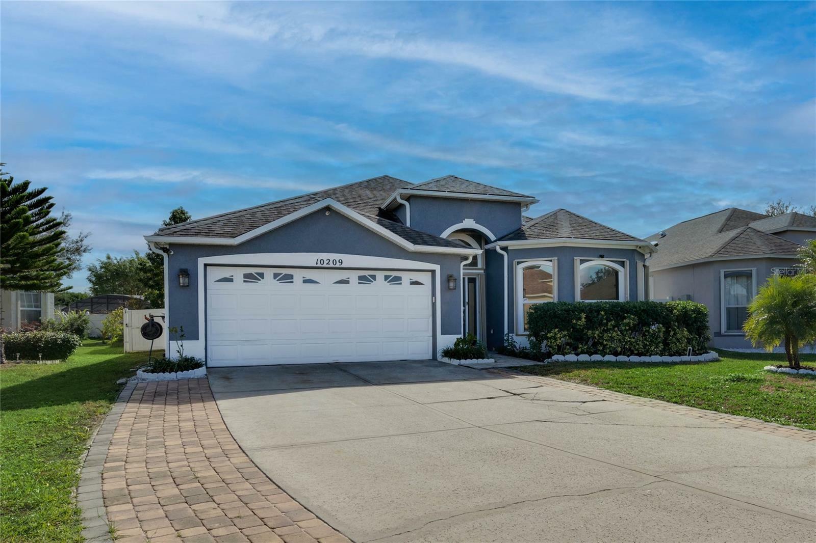 Property Photo:  10209 Andover Point Circle  FL 32825 