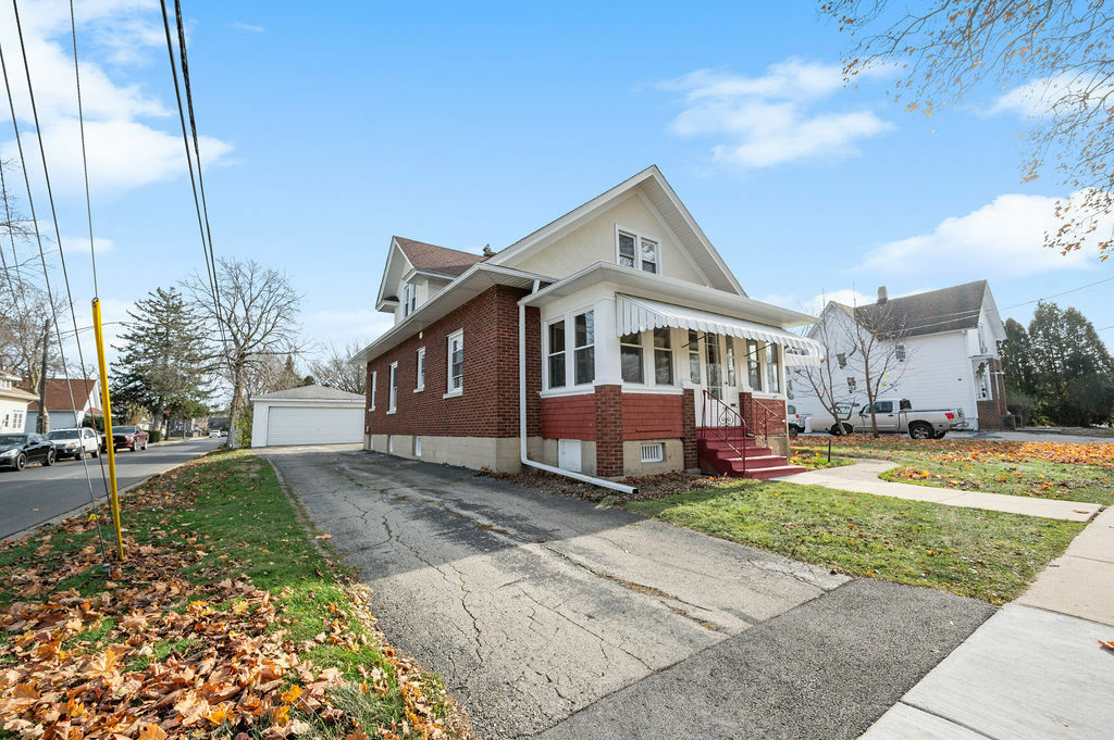 Property Photo:  363 Hill Avenue  IL 60120 