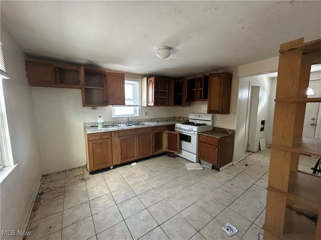 Property Photo:  812 W 18th Street  OH 44052 