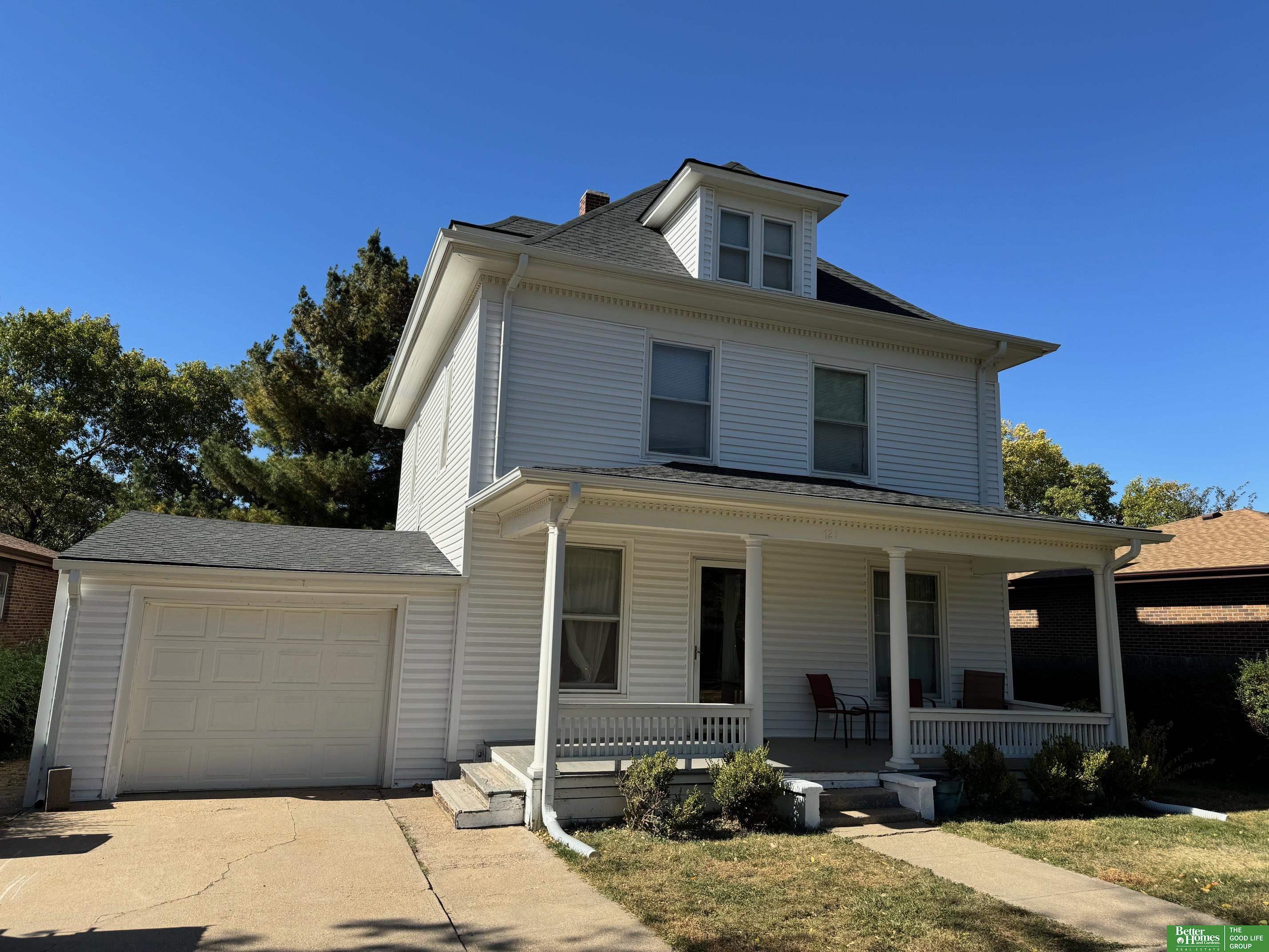 Property Photo: 721 N Iowa Avenue NE 68467