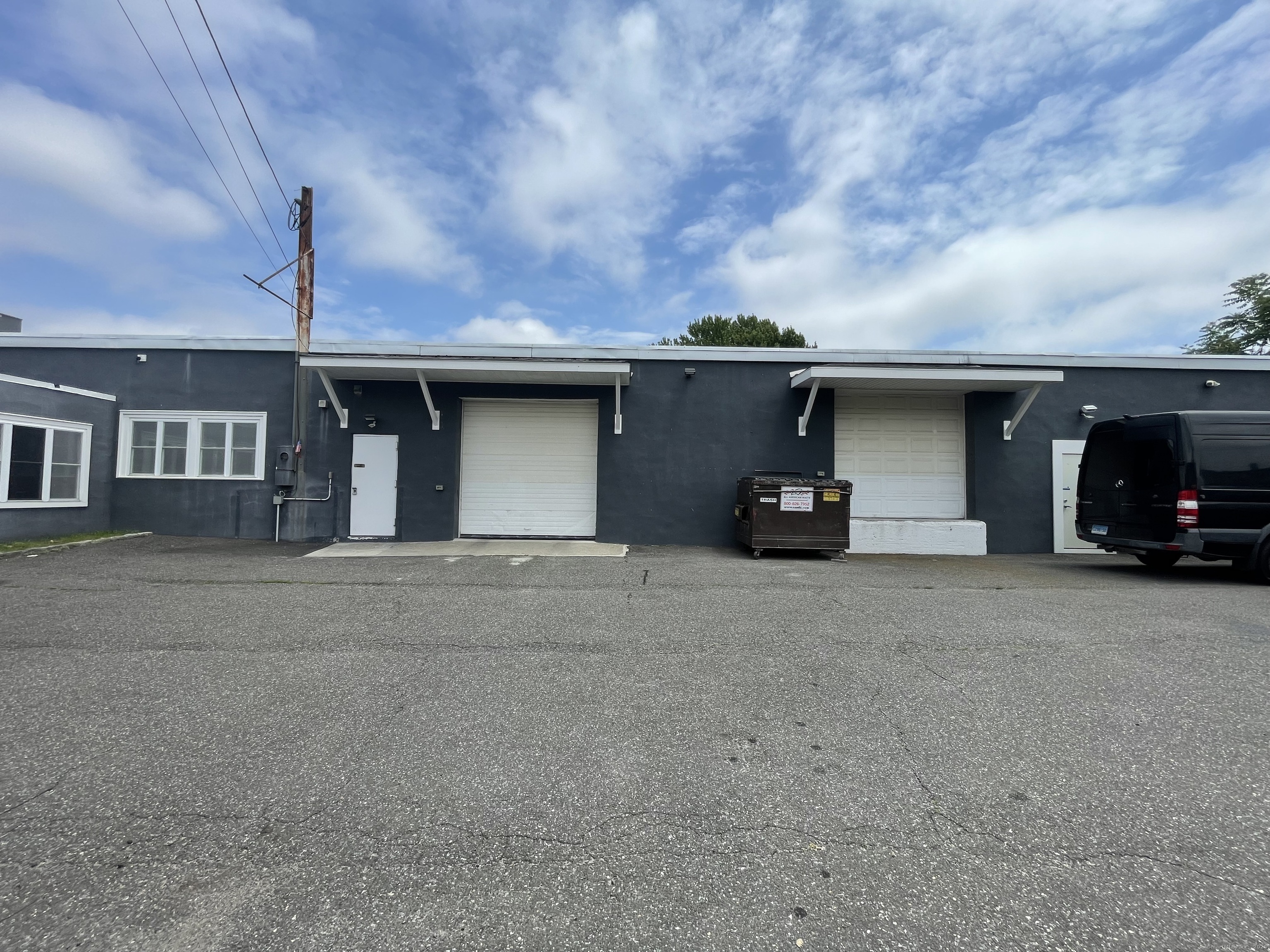 Property Photo: 1318 Kossuth Street CT 06608