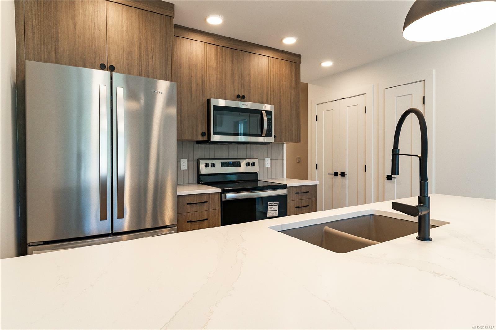 201 Dogwood Dr 206  Ladysmith BC V9G 0C3 photo