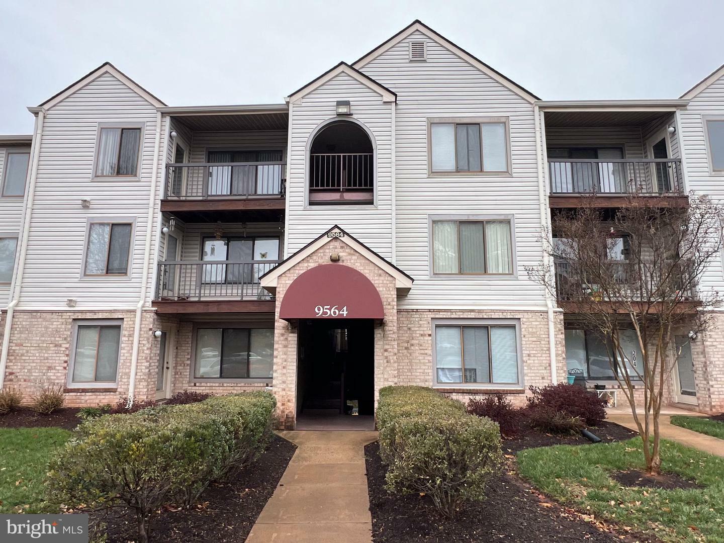 9564 Cannoneer Court 404  Manassas VA 20110 photo