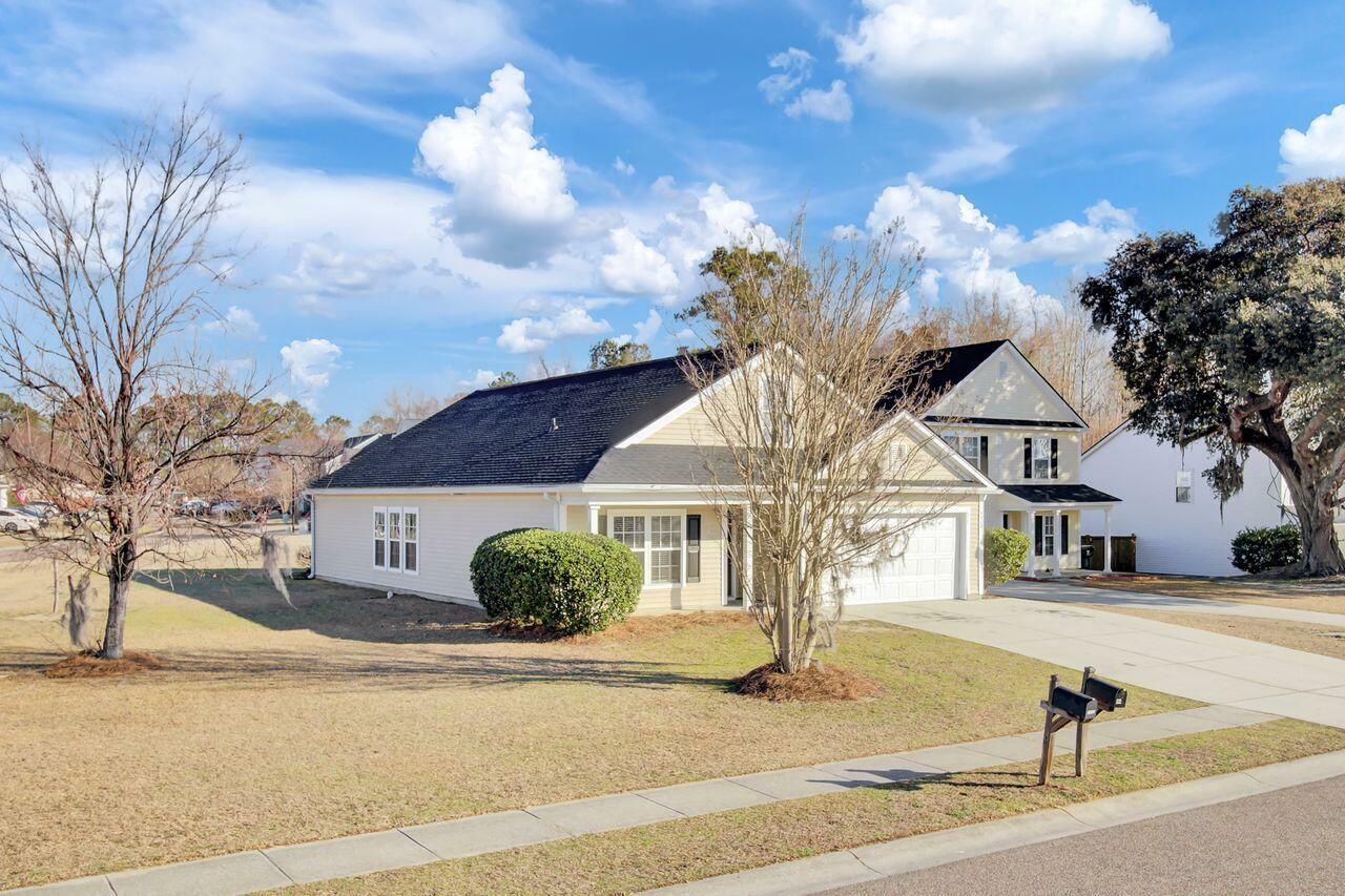 Property Photo:  1112 Moss Grove Drive  SC 29461 