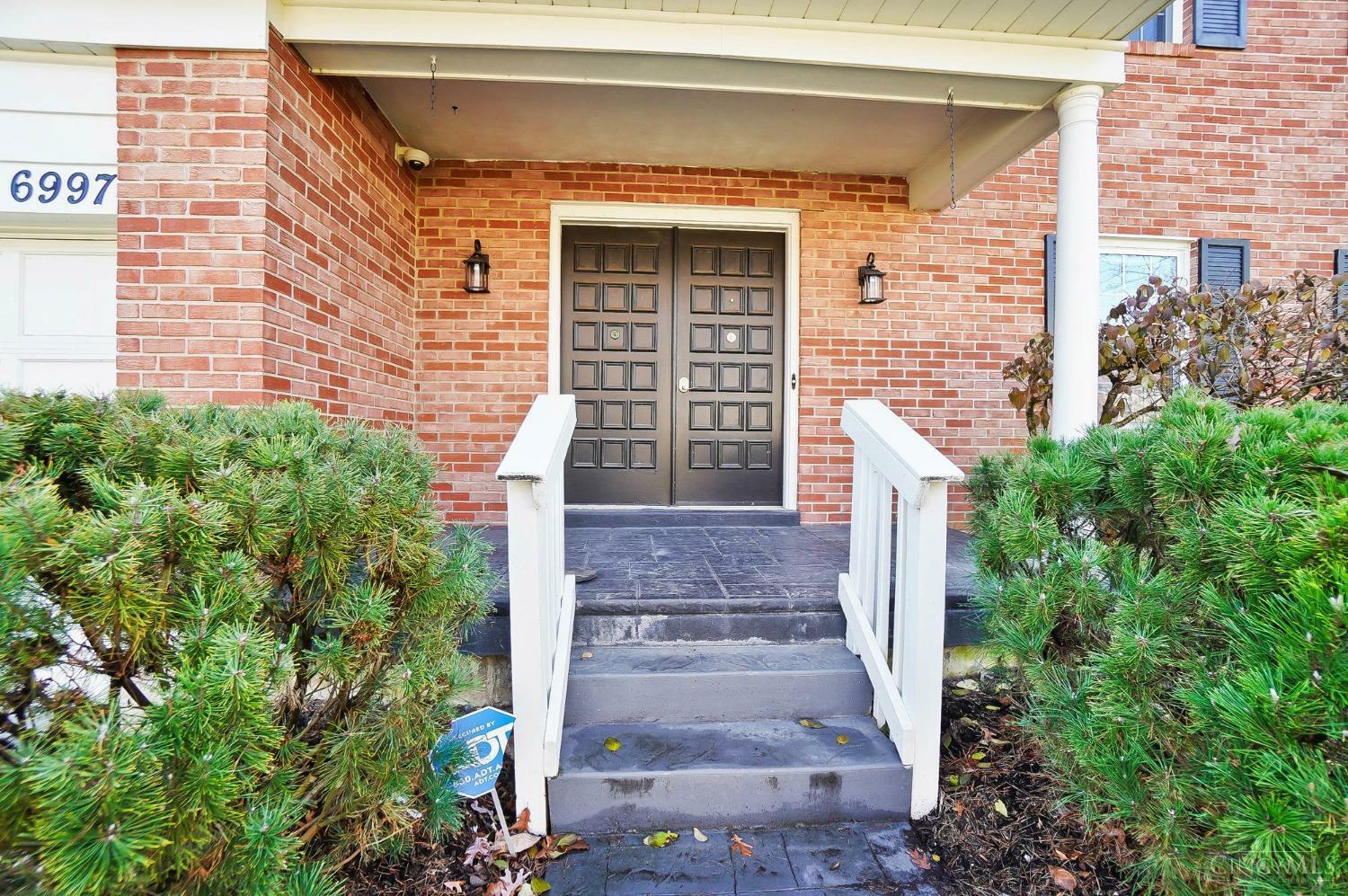 Property Photo:  6997 Queensway Lane  OH 45230 